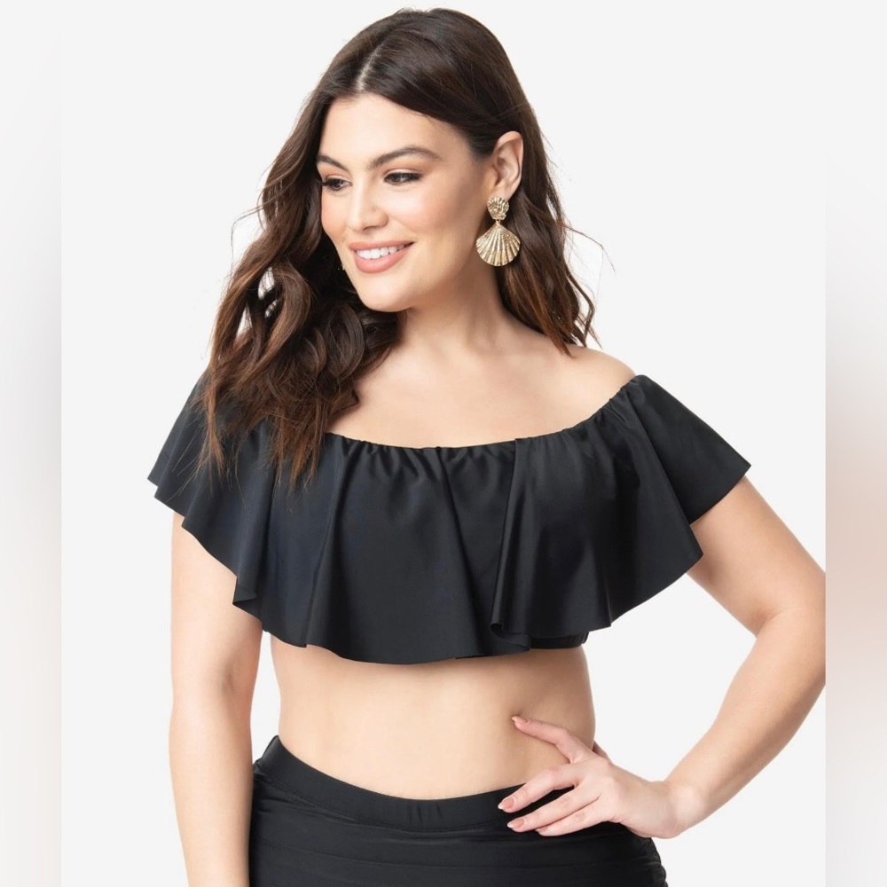 Unique Vintage Plus Size Black Ruffled Ramona Swim Top - Picture 2 of 7